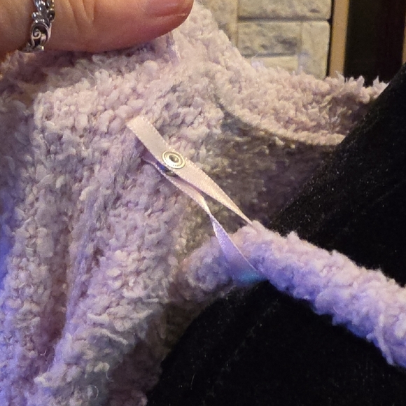 Jessica Simpson Women's Lavender Button-Up Sweater Set. Size Small. - Picture 5 of 10